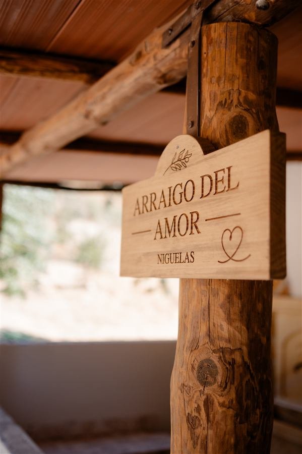 The entrance to Arraigo del Amor